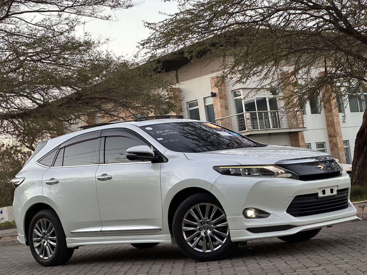 Toyota Harrier Anaconda
